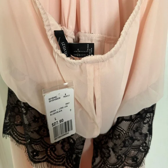 NWT Forever 21 Blush /Black Lace Trimmed Halter Maxi Dress Women's Size large - Picture 4 of 5